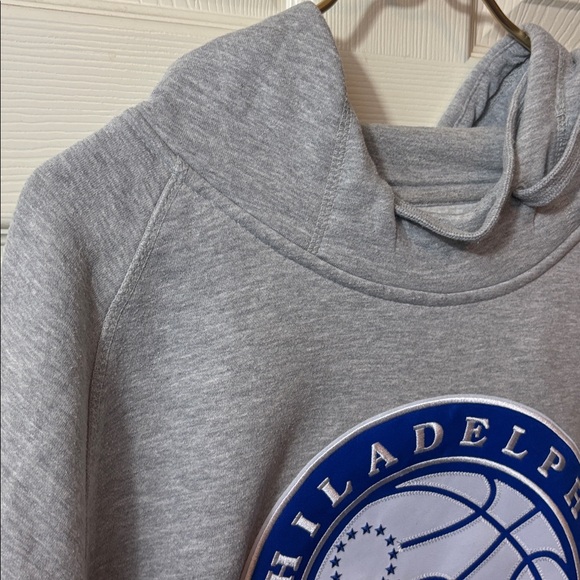 Antigua Gray Philadelphia 76ers Crewneck Sweatshirt with Blue & Red Logo - Picture 2 of 10